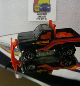 LOOSE HOT WHEELS BLACK MIDNIGHT REMOVAL PLOW TRUCK w/CT WHEELS