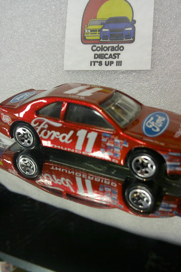LOOSE HOT WHEELS RED FORD STOCK CAR