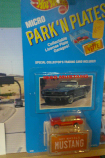 1989 HOT WHEELS MICRO PARK N PLATES RED MUSTANG