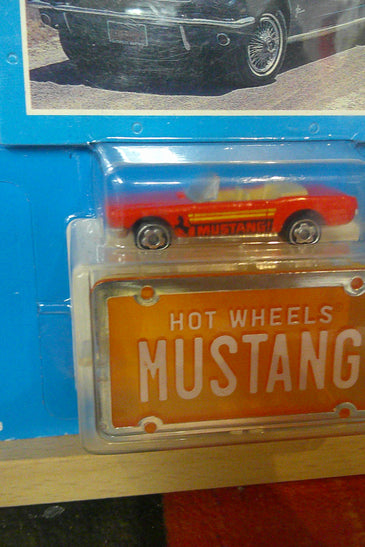 1989 HOT WHEELS MICRO PARK N PLATES RED MUSTANG