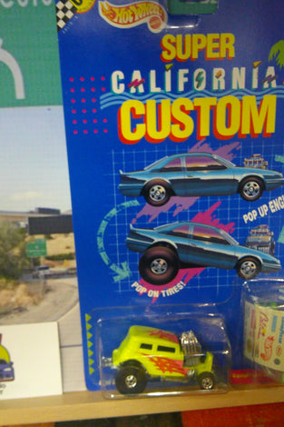 1990 HOT WHEELS SUPER CALIFORNIA CUSTOM YELLOW COOLER DUELER SEDAN DELIVERY