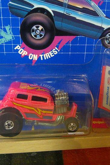 1990 HOT WHEELS SUPER CALIFORNIA CUSTOM PINK SCORCH TORCH SEDAN DELIVERY