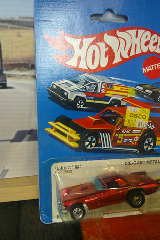 1981 HOT WHEELS RED '57 T-BIRD ON UPFRONT 924 PORSCE CARD ERROR