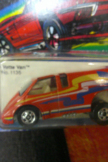 HOT WHEELS HIRAKERS RED VETTE VAN