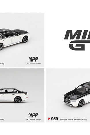 Mini GT 1:64 BMW i7 xDrive60 – Alpine White / Black Sapphire