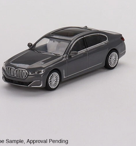 Mini GT 1:64 BMW 750Li xDrive Bernina Grey Amber Effect #515
