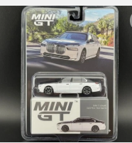 Mini GT BMW i7 xDrive60 Alpine White Black Sapphire #959
