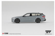 Mini GT 1:64 BMW M5 Touring (G99) – Brooklyn Gray Metallic #1096
