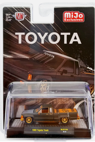 CHASE ! M2 Machines 1:64 1985 Toyota Pickup Truck Slammed Custom – Matte Grey