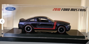 Hot Wheels 2010 Ford Mustang GT 2010 Red Line Club Real Riders