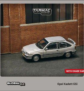 Tarmac Works 1:64 Opel Kadett GSi – Silver – Global64