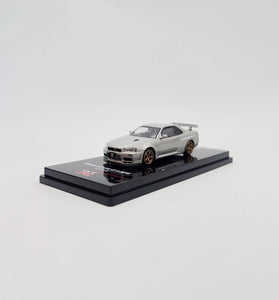 INNO64 SILVER NISSAN SKYLINE GT-R (R34) V-SPEC II