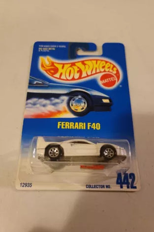 HOT WHEELS #442 WHITE FERRARI F40 w/7 SPOKE WHEELS IN PROTECTO