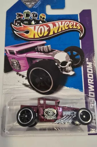 HOT WHEELS PINK BONE SHAKER SUPER TREASURE HUNT IN PROTECTO