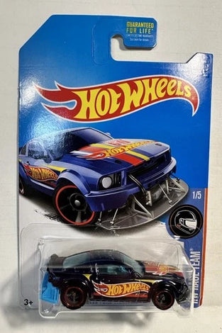 HOT WHEELS SUPER TREASURE HUNT 2005 FORD MUSTANG