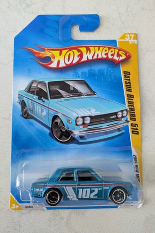 2009 HOT WHEELS BLUE DATSUN BLUEBIRD 510 IN PROTECTO